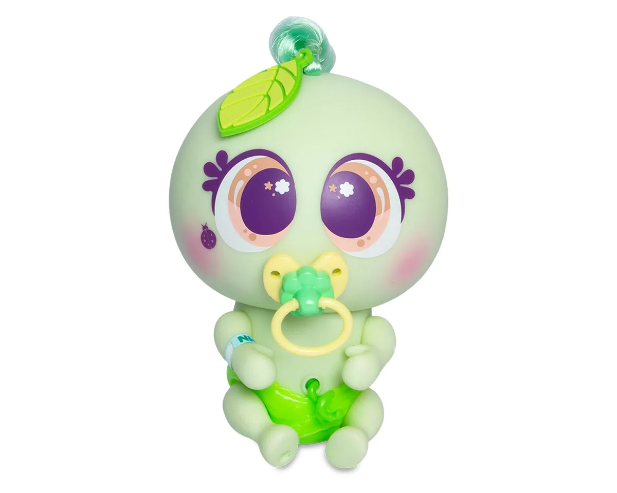 Bandai - Distroller KSI-merito Pistilo, Verde D999009, Muñeca ecofriendli ¡Cambia de Color con Agua Helada!
